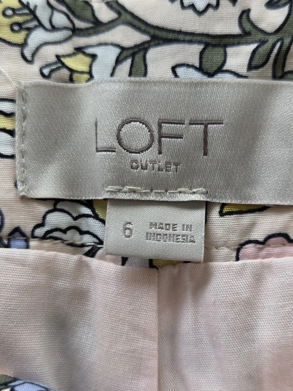 LOFT Pastel Pink Floral Tie-Waist Cotton Lined Shorts With Pockets. Sz 6